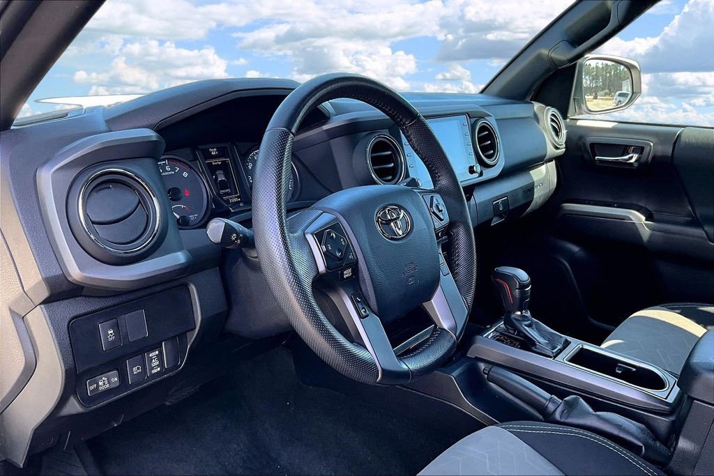 Used 2022 Toyota Tacoma TRD Off-Road w/ Technology Package image 19