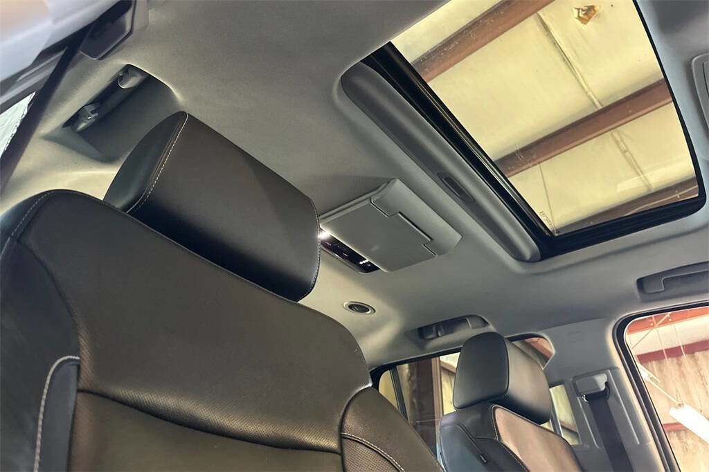 Used 2020 Chevrolet Tahoe Premier w/ Premier 6.2L Value Package image 19