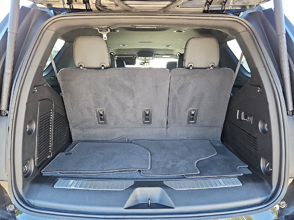 Used 2024 Chevrolet Tahoe Premier AWD/4WD image 31