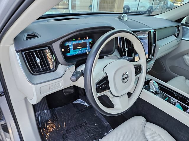 Used 2023 Volvo XC60 T8 Ultimate AWD/4WD image 23