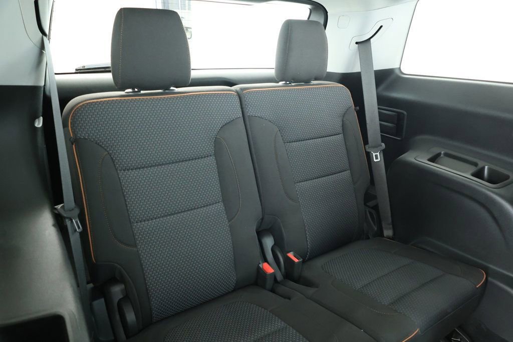 Used 2022 GMC Acadia AT4 image 22