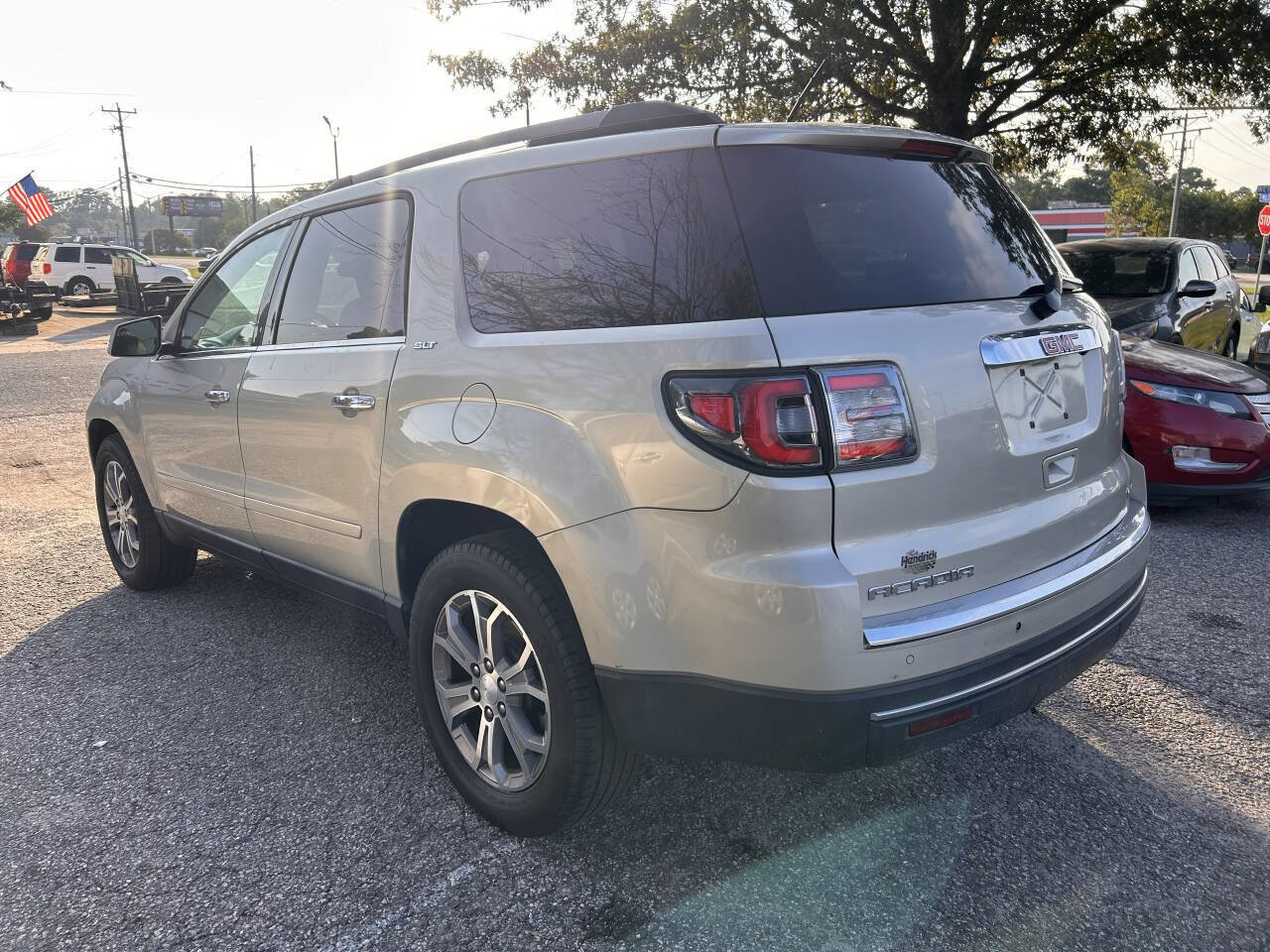 Used 2014 GMC Acadia SLT image 4
