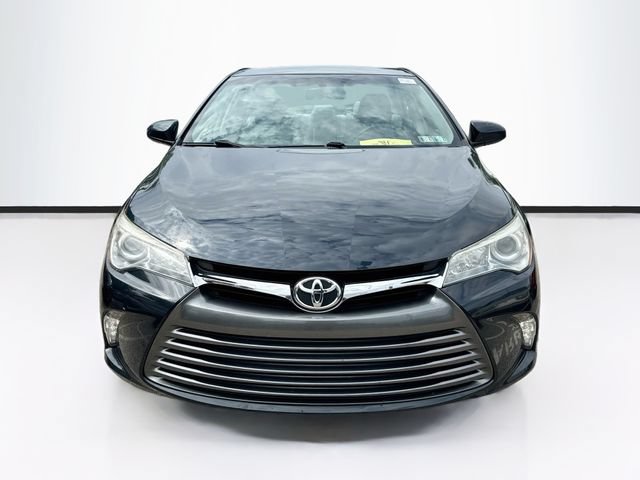 Used 2017 Toyota Camry XLE FWD image 2