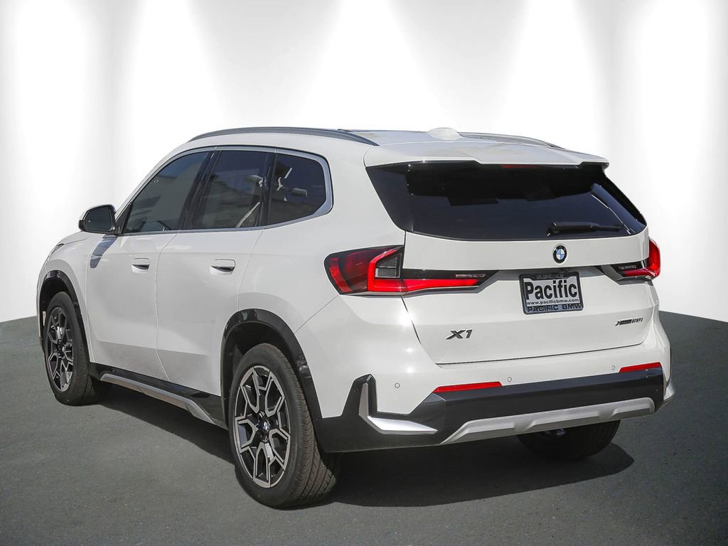 New 2026 BMW X1 xDrive28i w/ Technology Package AWD/4WD image 4