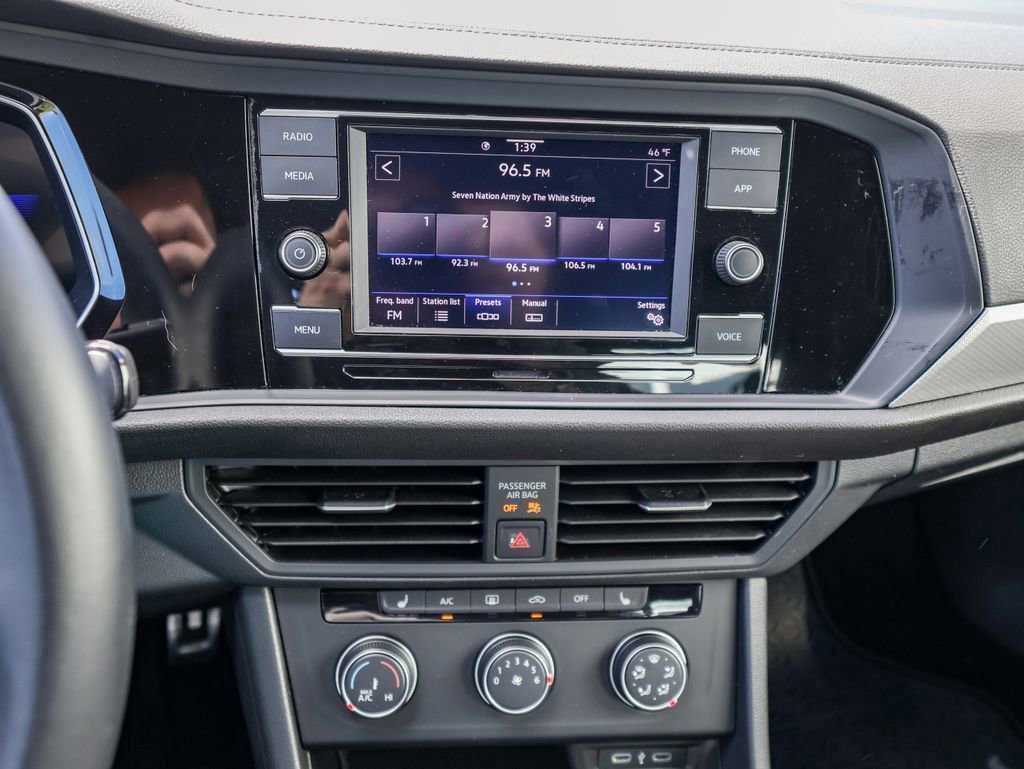 Certified 2024 Volkswagen Jetta Sport image 17