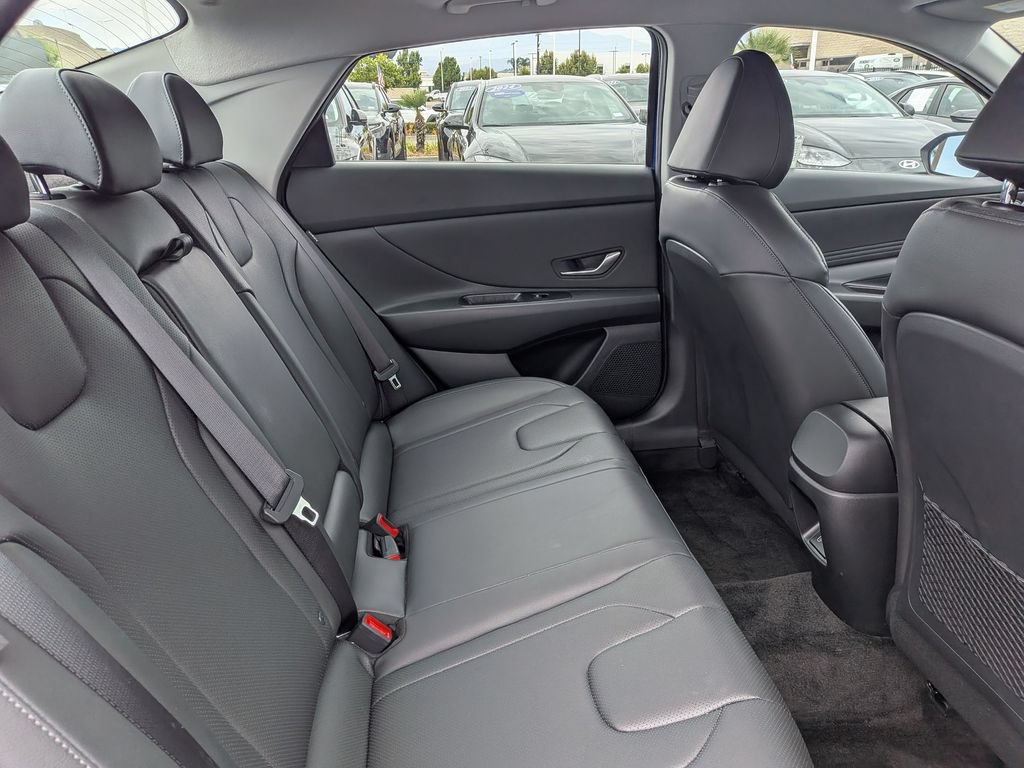 Certified 2026 Hyundai Elantra Limited FWD image 31