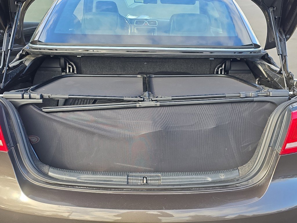 Used 2013 Volkswagen Eos Executive image 9