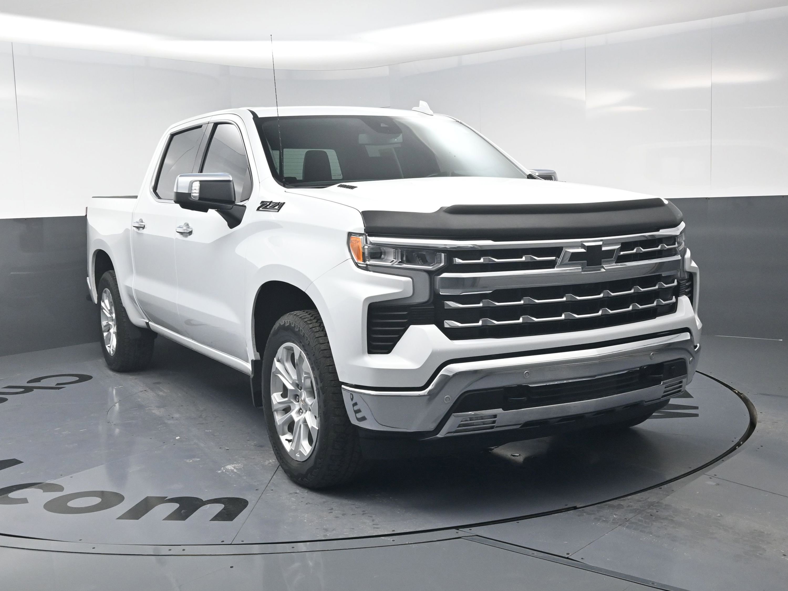Certified 2023 Chevrolet Silverado 1500 LTZ w/ LTZ Convenience Package II image 3