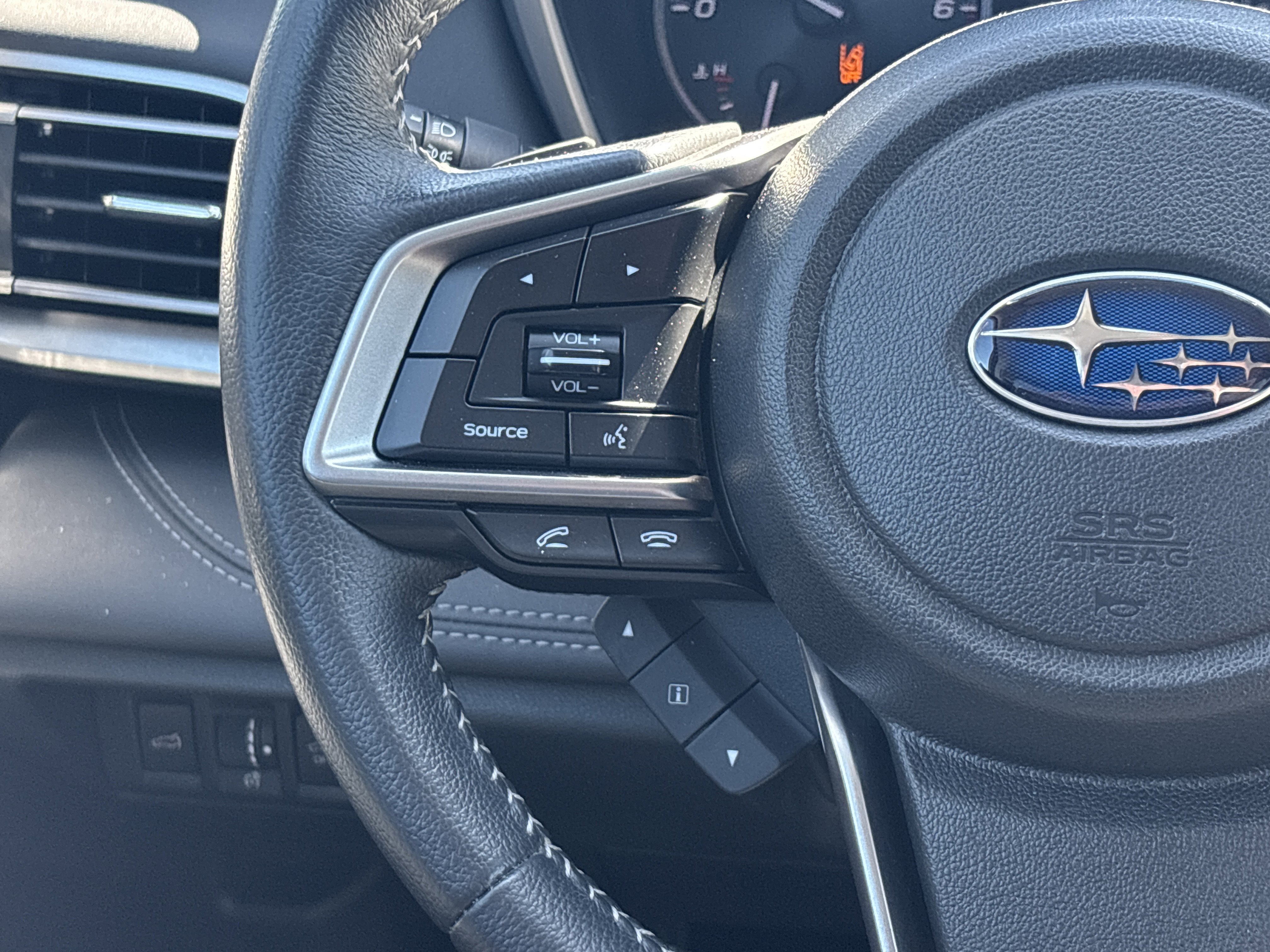 Used 2020 Subaru Outback Limited AWD/4WD image 3