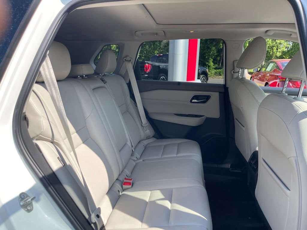Certified 2021 Nissan Rogue SL w/ Premium Package AWD/4WD image 18