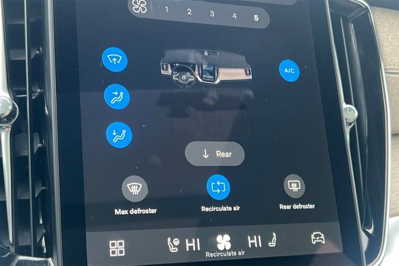 Certified 2025 Volvo XC90 B6 Plus image 23