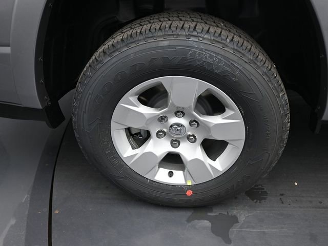 New 2026 RAM 1500 4x4 Crew Cab image 40