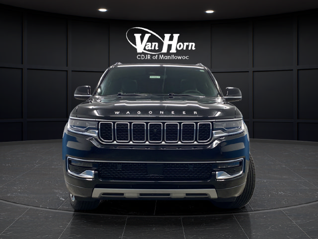 Used 2022 Jeep Wagoneer Series II w/ Convenience Group I AWD/4WD image 2