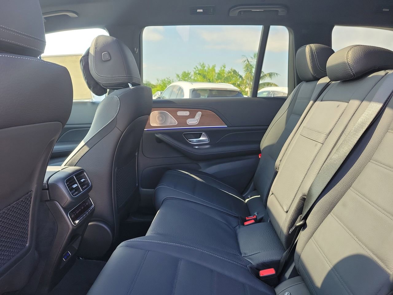 New 2026 Mercedes-Benz GLS 580 4MATIC image 14