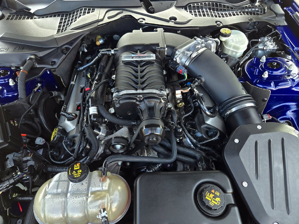 Used 2015 Ford Mustang GT Premium RWD image 34