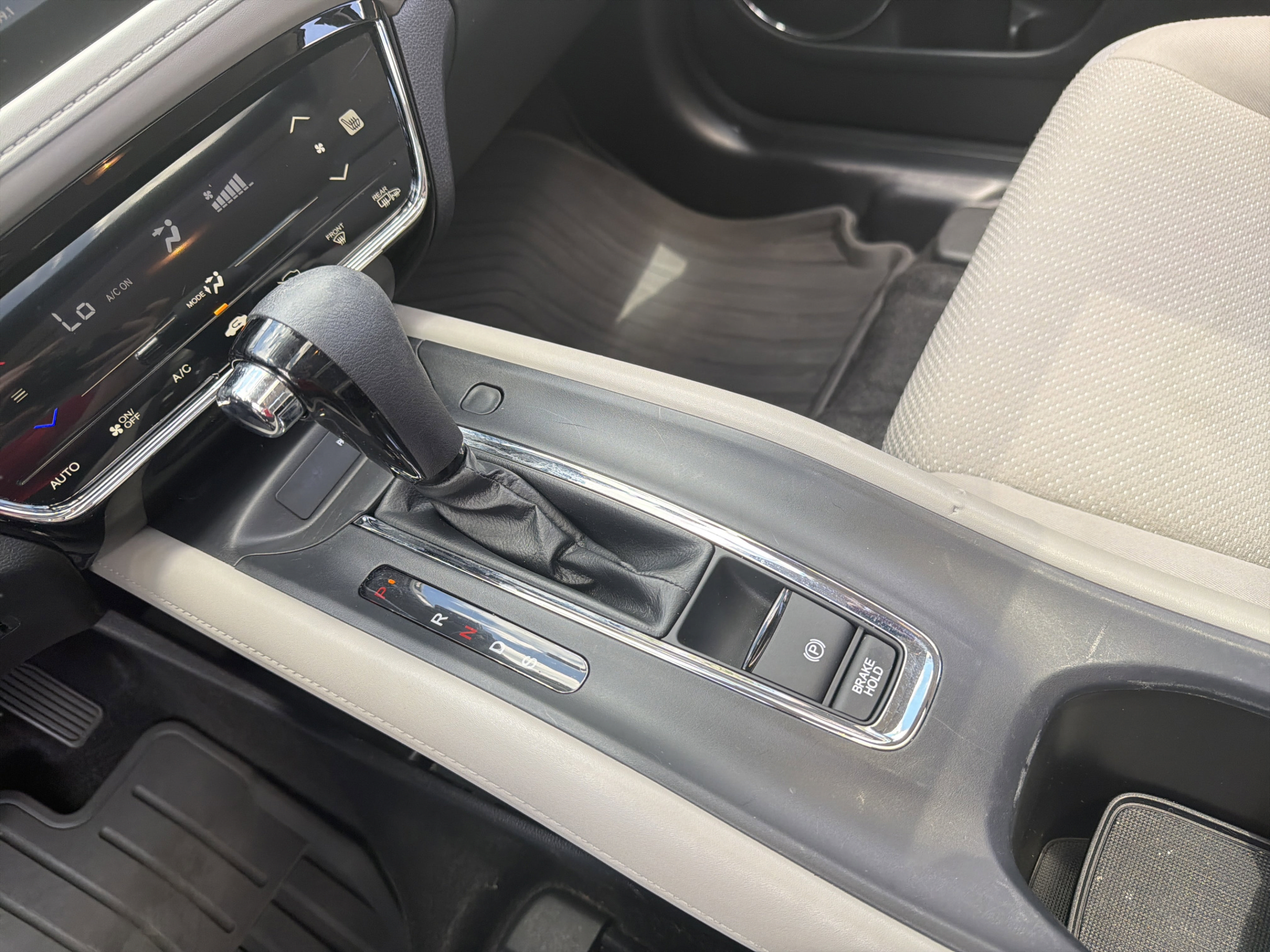 Used 2017 Honda HR-V EX image 14