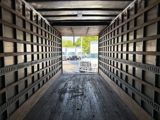 Used 2016 Ford F750 2WD Regular Cab Super Duty image 9
