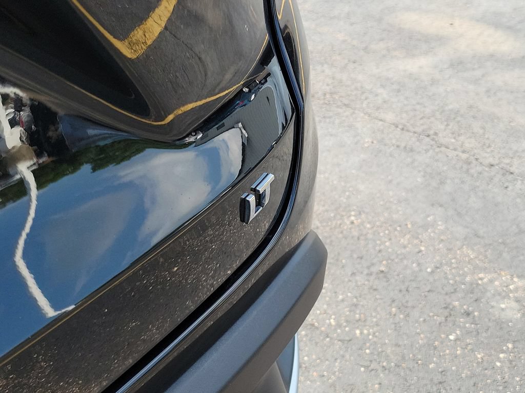 Used 2025 Chevrolet Trax LT FWD image 10