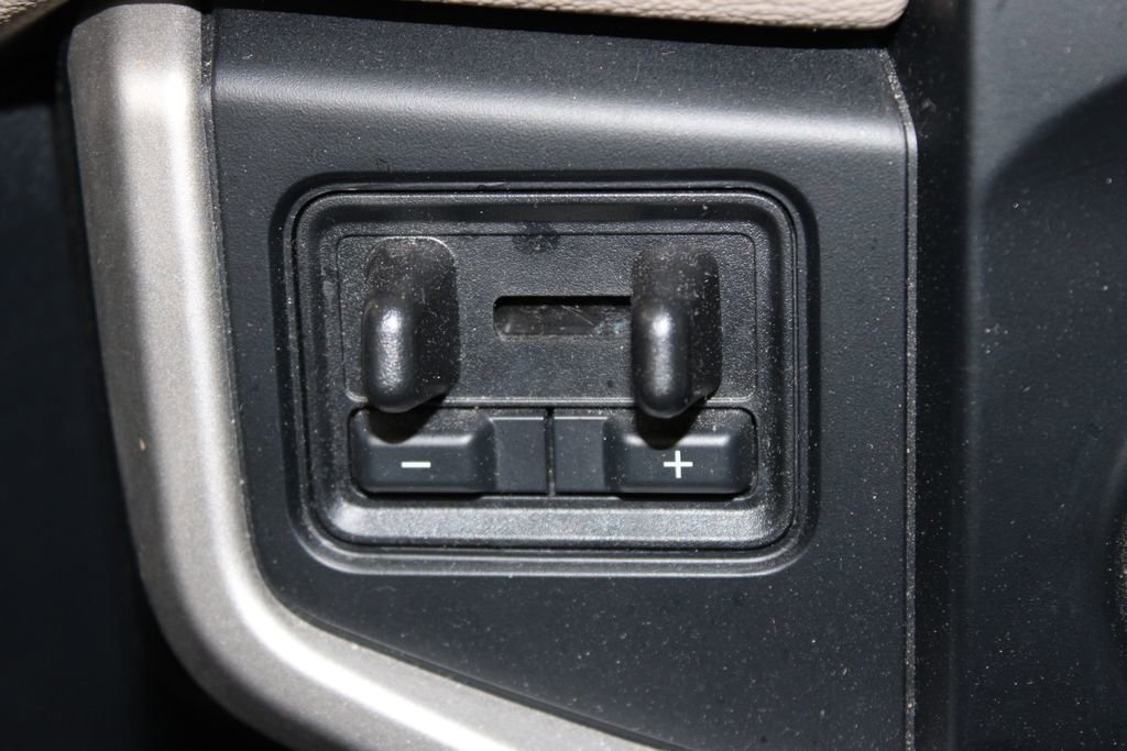 Used 2023 Ford Expedition Limited image 34