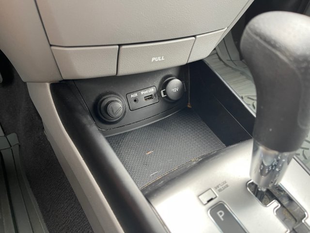 Used 2010 Hyundai Elantra GLS FWD image 26