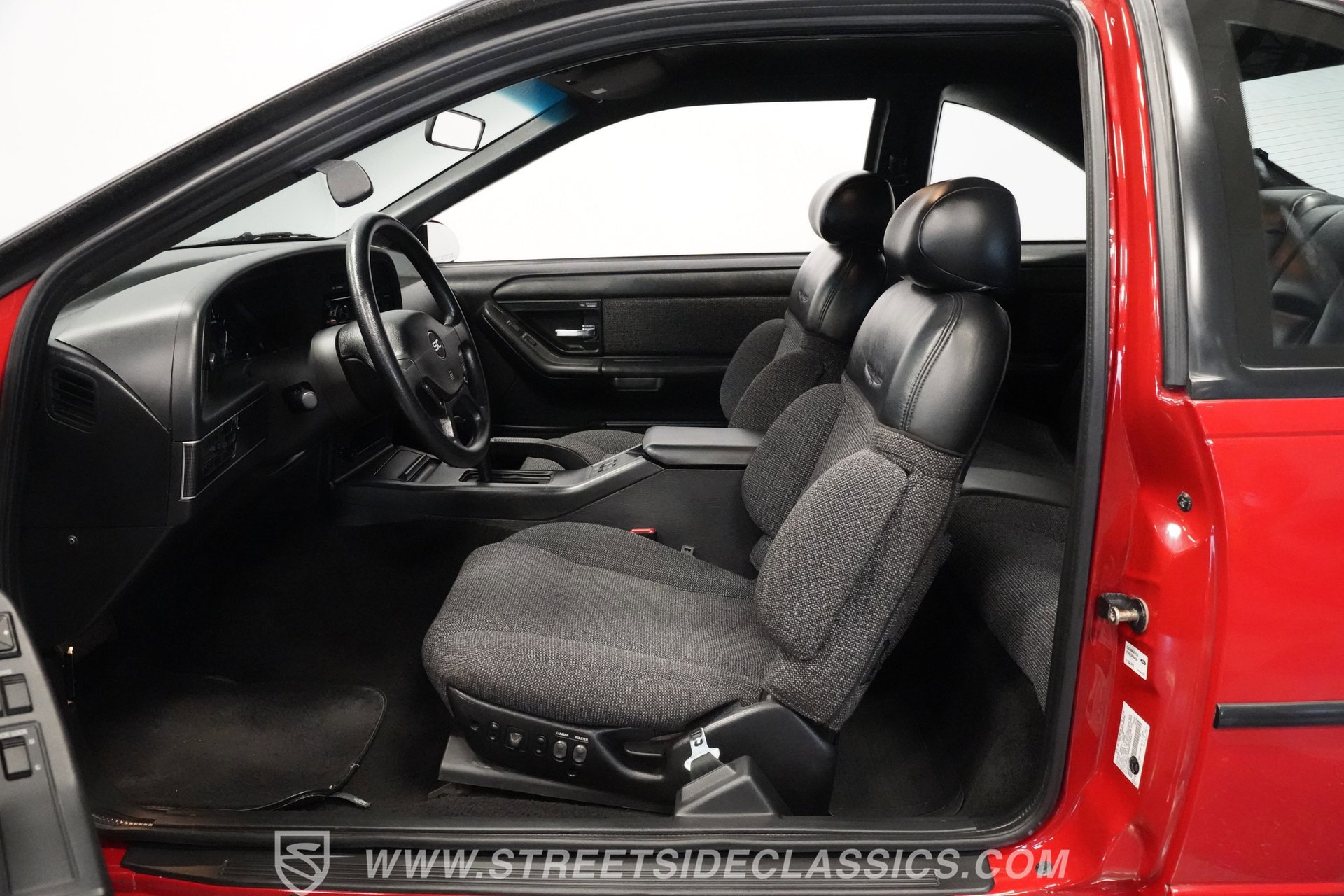 Used 1992 Ford Thunderbird Super image 3