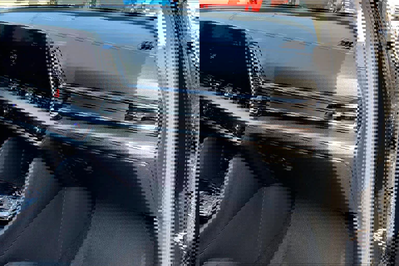 Used 2023 Kia Sportage SX image 18