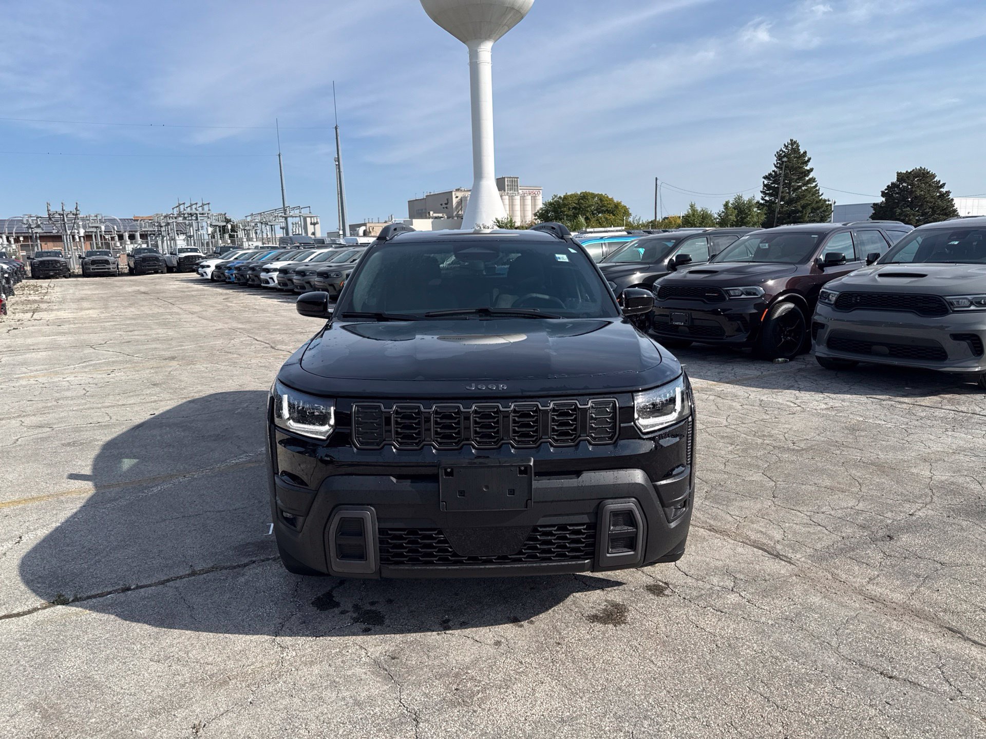 Used 2026 Jeep Cherokee Laredo AWD/4WD image 2