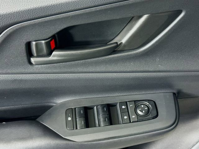 Certified 2025 Toyota Prius Plug-In Hybrid FWD image 19