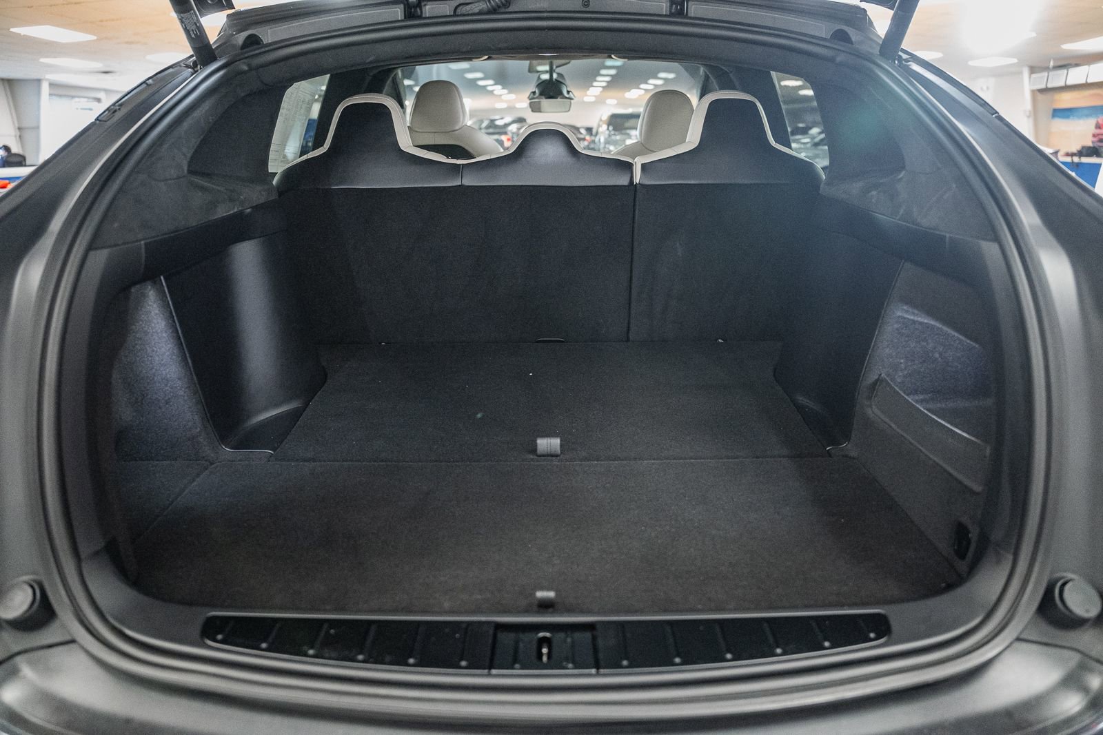 Used 2022 Tesla Model X image 10