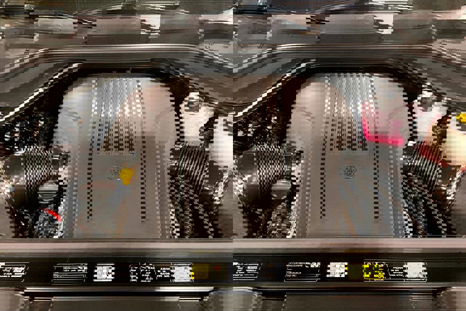 New 2026 Land Rover Range Rover SE image 16