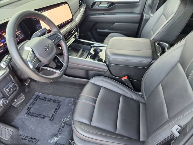 Used 2025 Chevrolet Suburban RST w/ RST Capability Package AWD/4WD image 4