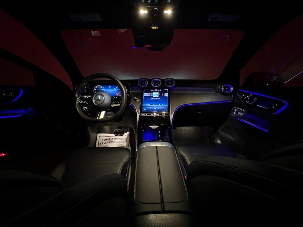 Used 2025 Mercedes-Benz GLC 300 4MATIC image 33