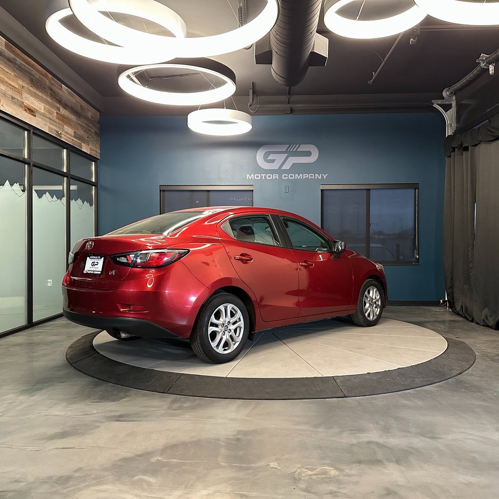 Used 2017 Toyota Yaris iA image 3