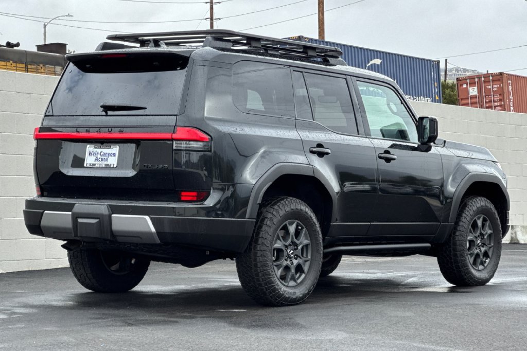 Used 2025 Lexus GX 550 w/ Accessory Package (32) AWD/4WD image 9