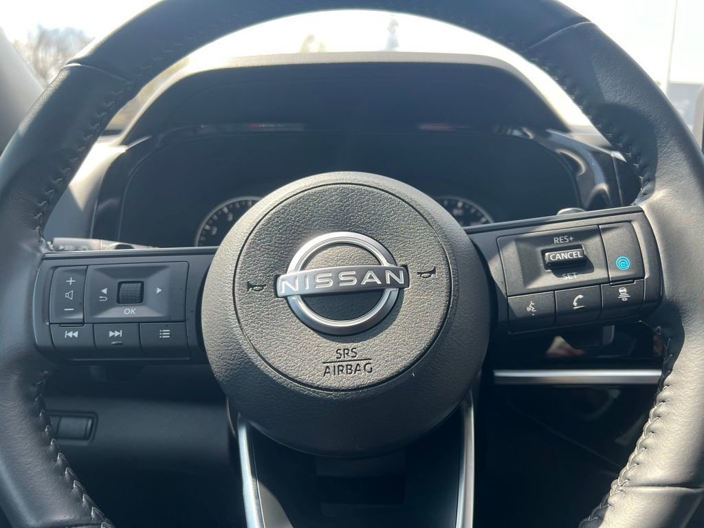 Used 2025 Nissan Pathfinder SV image 22