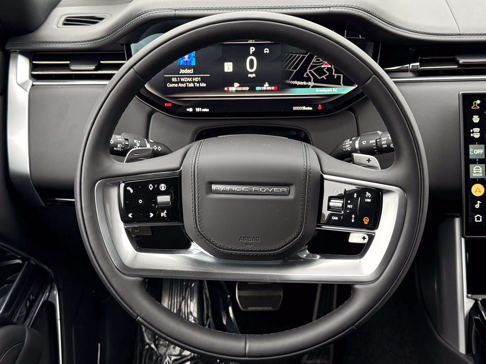 New 2026 Land Rover Range Rover Long Wheelbase SE AWD/4WD image 35