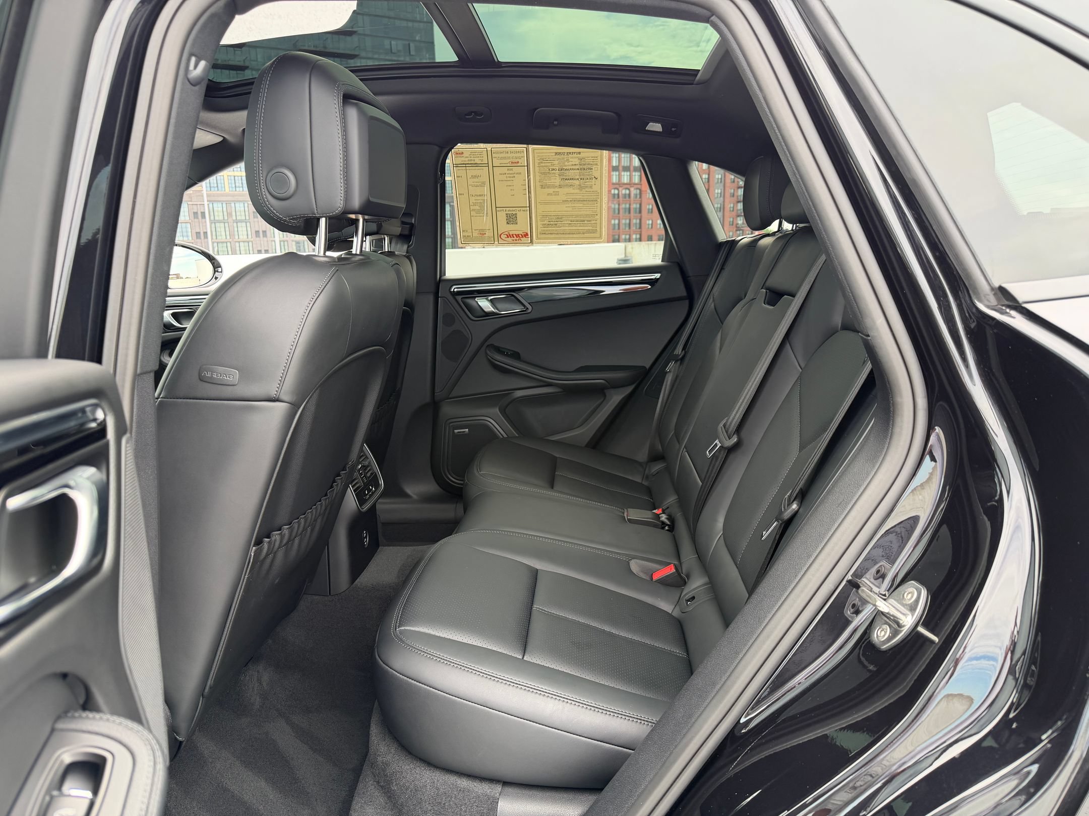 Certified 2026 Porsche Macan AWD/4WD image 21