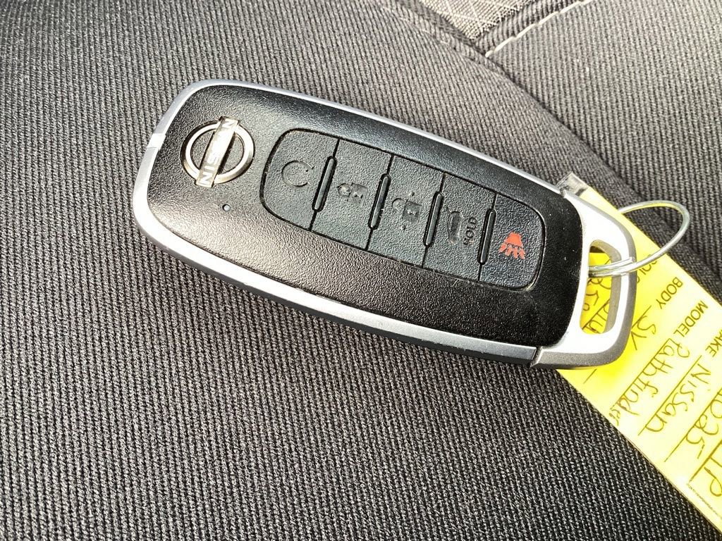 Used 2025 Nissan Pathfinder SV AWD/4WD image 31
