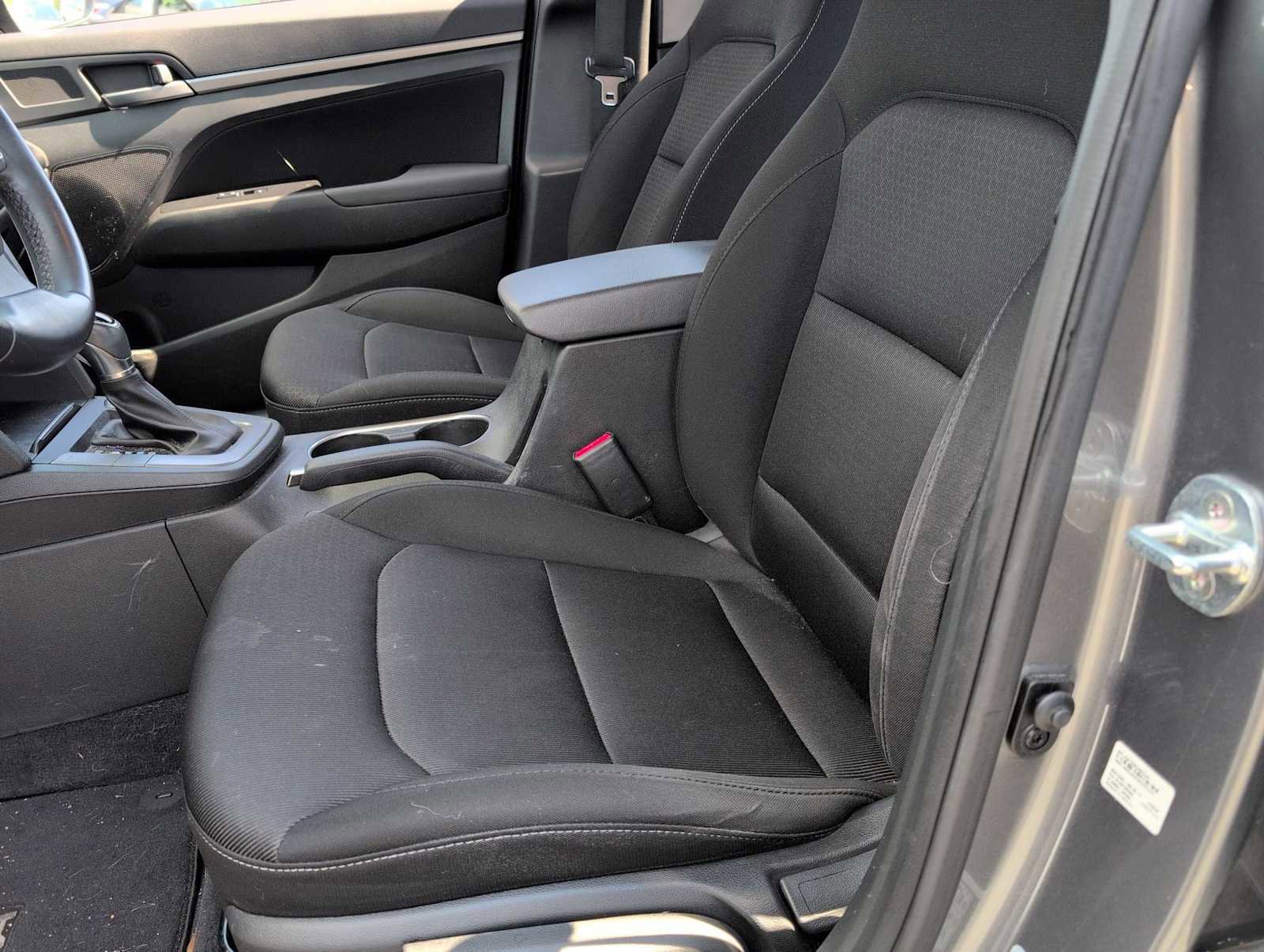 Used 2018 Hyundai Elantra Value Edition FWD image 15