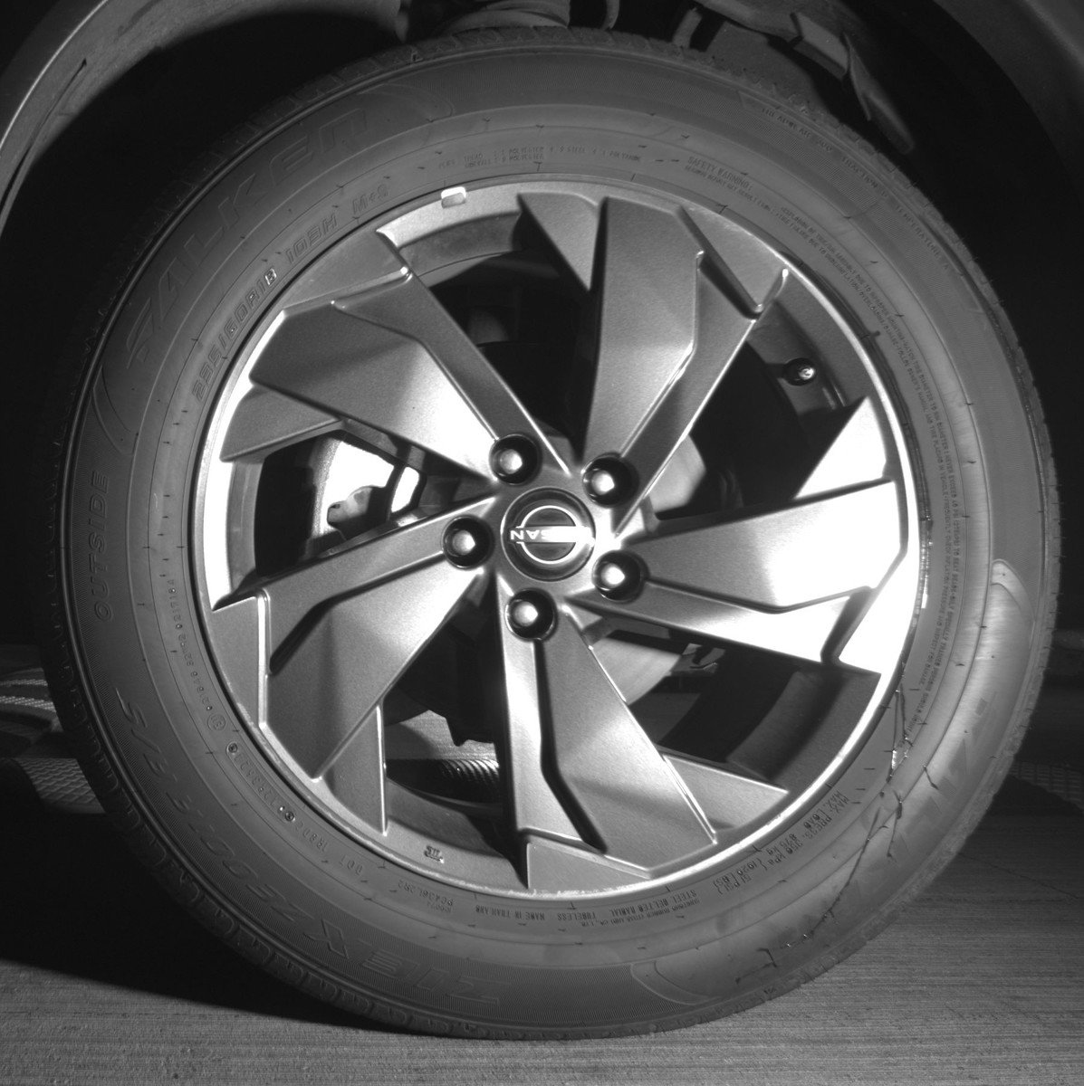 Used 2025 Nissan Rogue SV FWD image 12