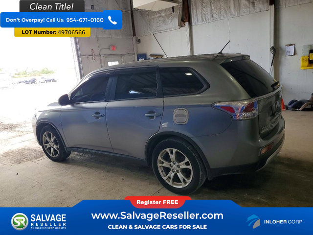Used 2015 Mitsubishi Outlander SE FWD image 3