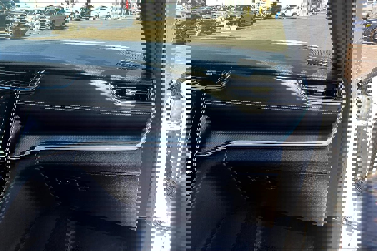 Used 2024 Jeep Grand Cherokee L Laredo image 12