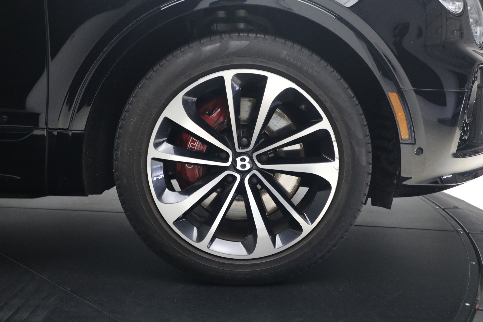 Used 2022 Bentley Bentayga image 16