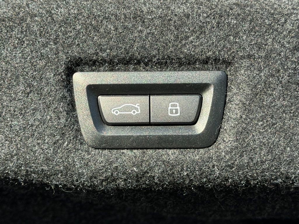 Used 2025 BMW i5 xDrive40 w/ M Sport Package image 13