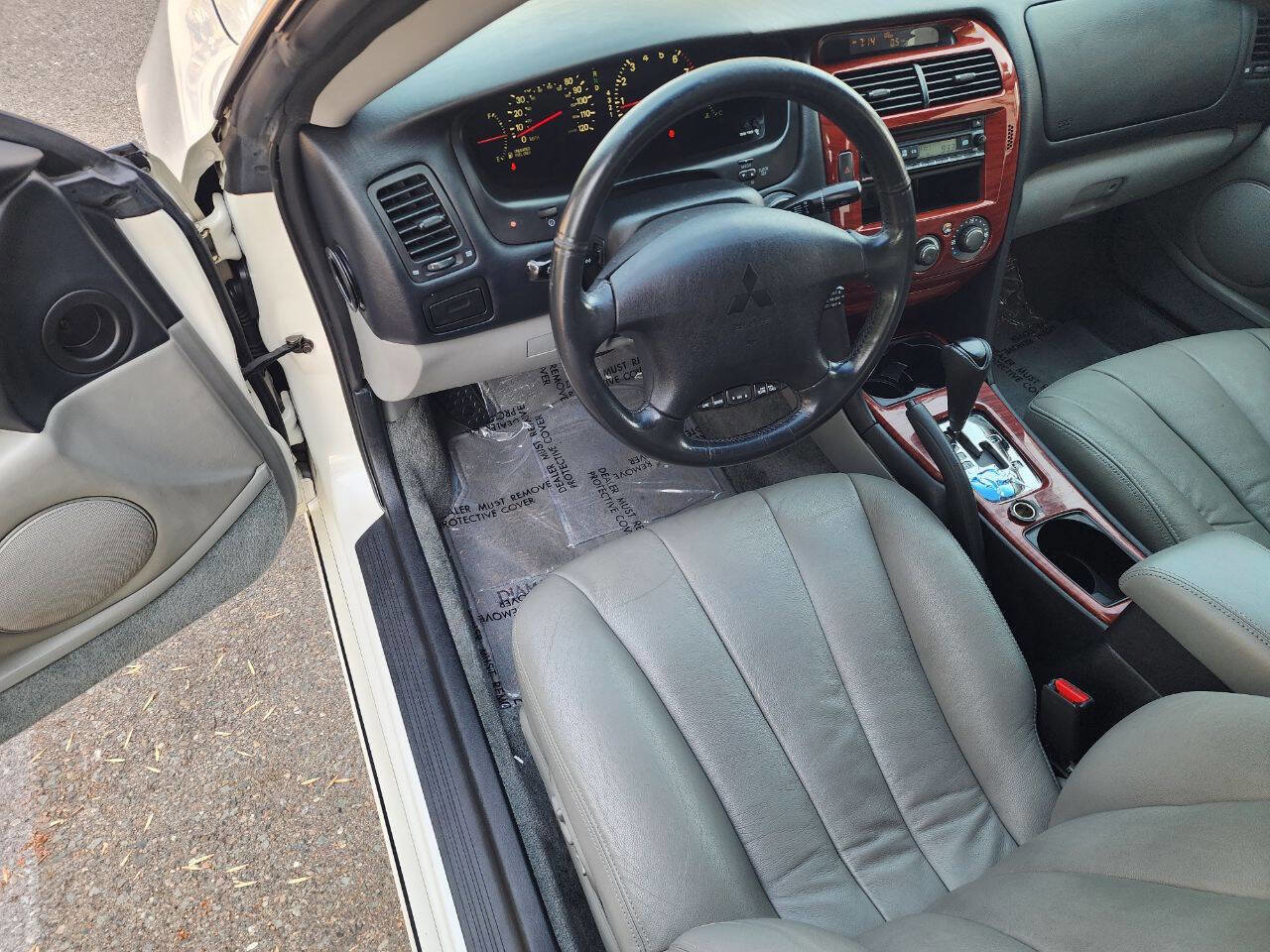 Used 2004 Mitsubishi Diamante LS image 32