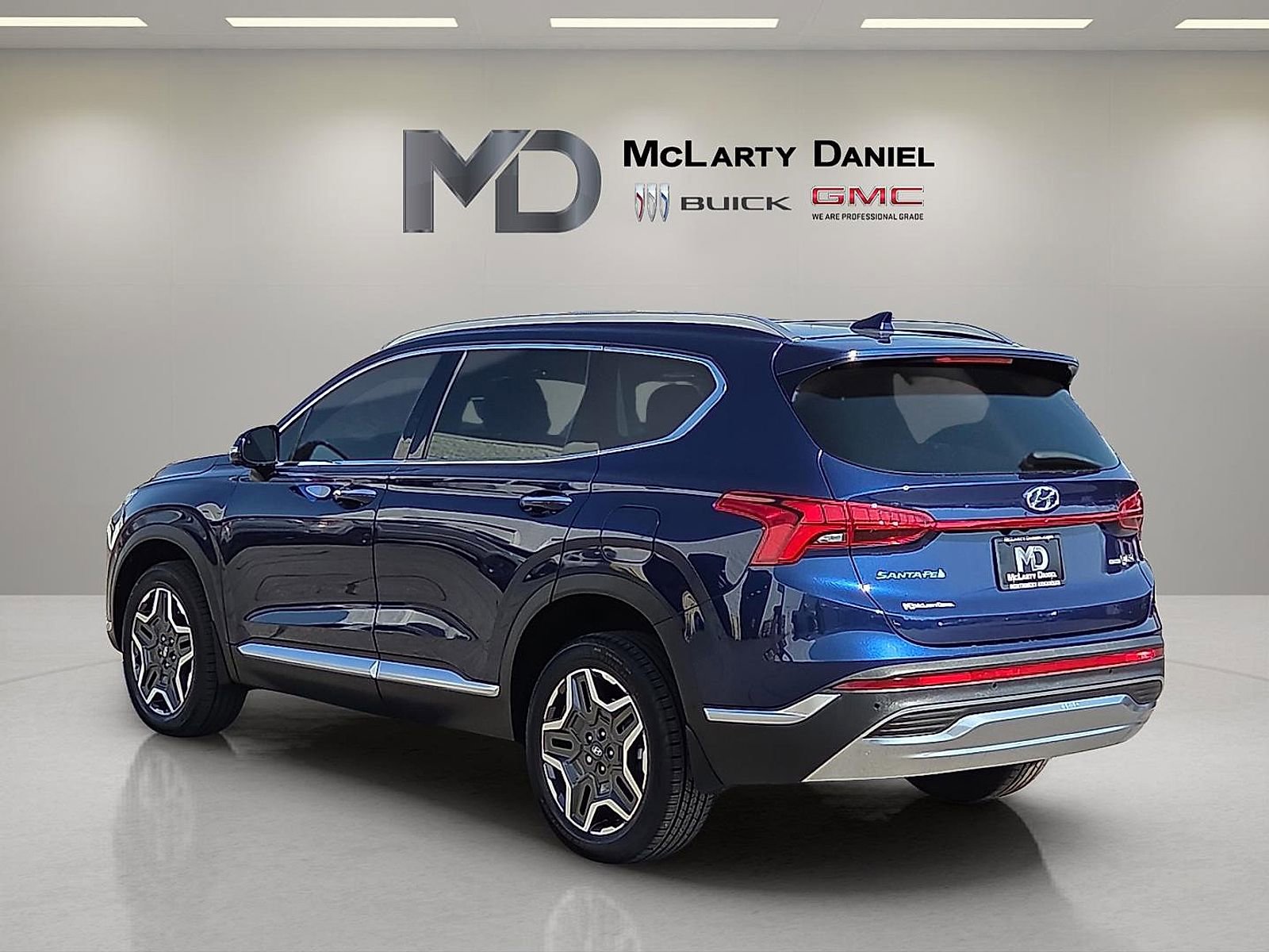 Used 2023 Hyundai Santa Fe Limited image 4