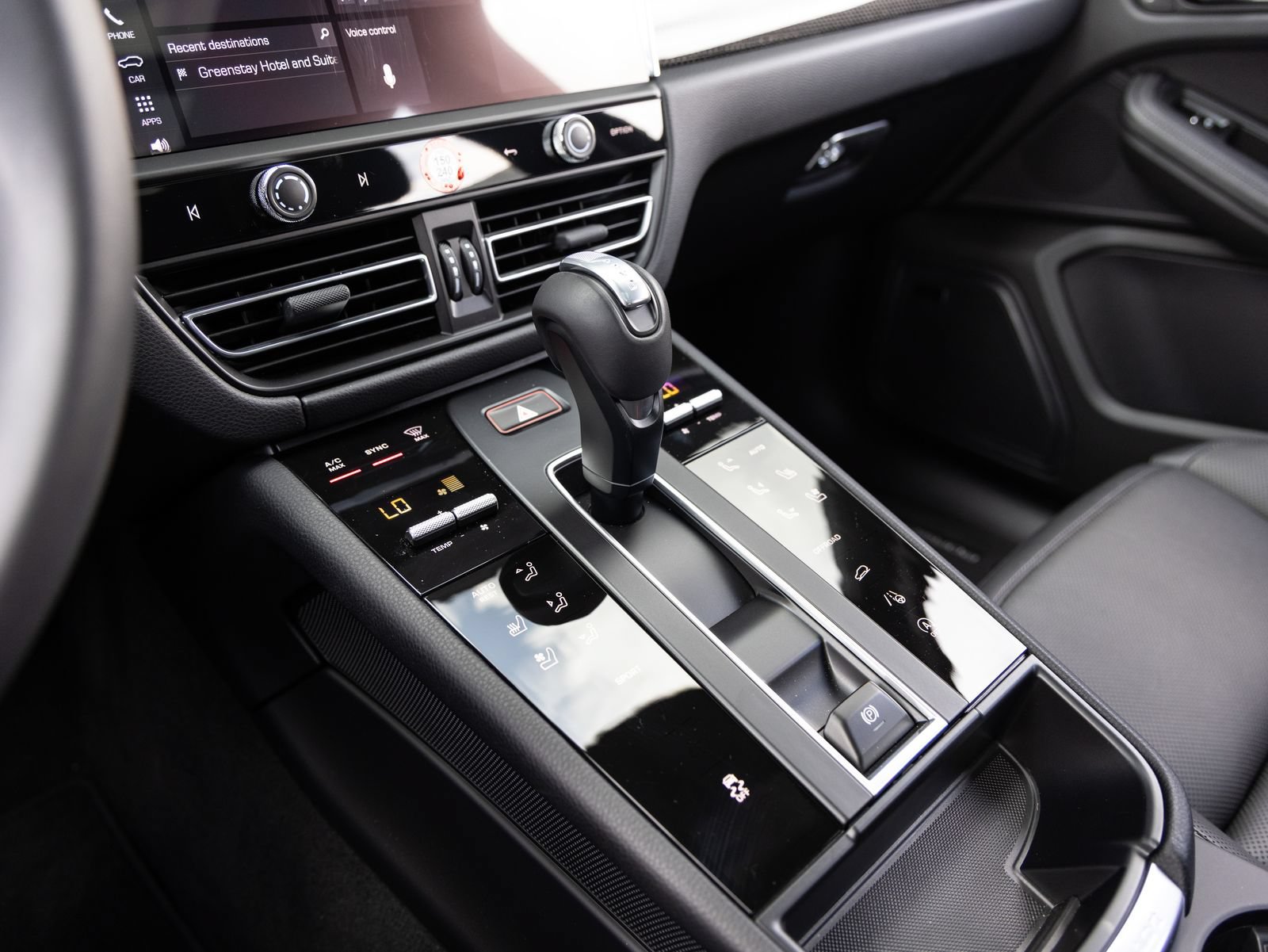 New 2025 Porsche Macan AWD/4WD image 17