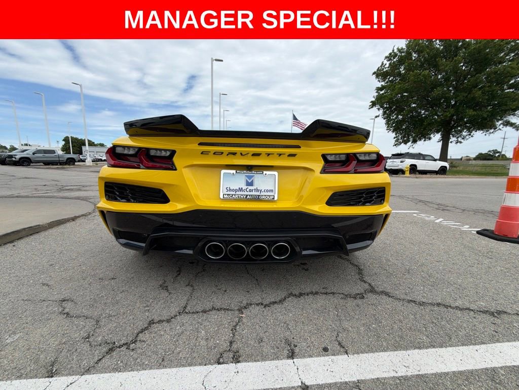 Certified 2025 Chevrolet Corvette Z06 w/ Stealth Interior Trim Package RWD image 4