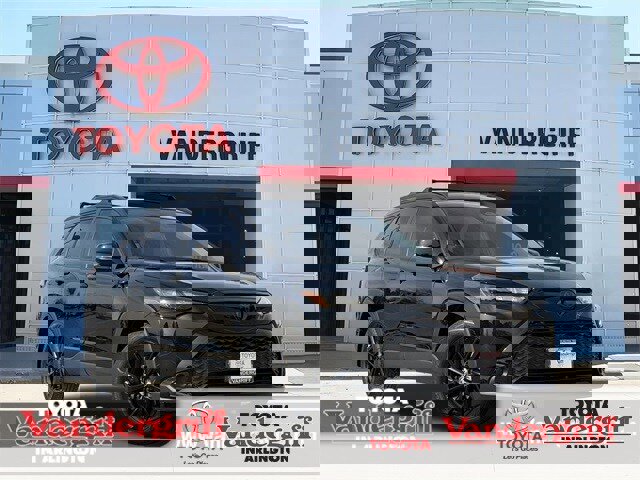 Used 2024 Toyota Corolla Cross SE image 1