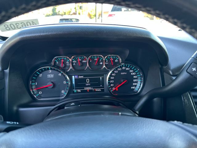 Used 2018 Chevrolet Tahoe LT w/ Luxury Package RWD image 18